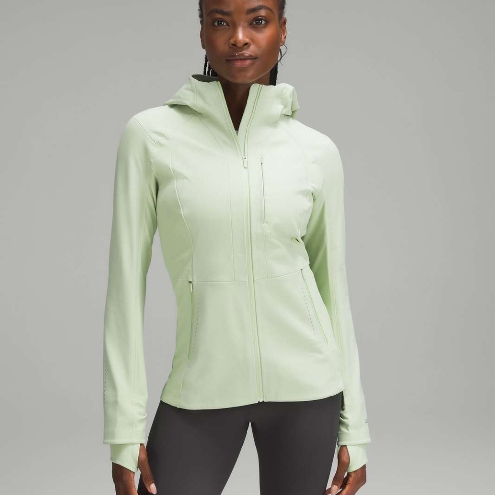 Lululemon Cross Chill Jacket in Creamy Mint size 2 NWT